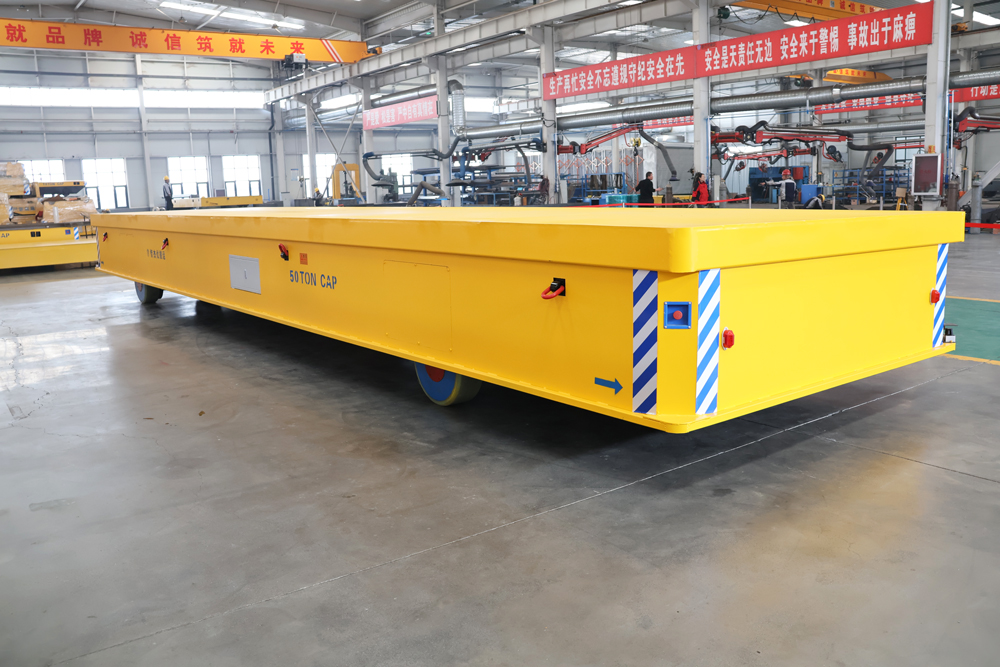 西安客戶(hù)定制的兩臺(tái)全向移動(dòng)升降車(chē)順利通過(guò)驗(yàn)收即將交付